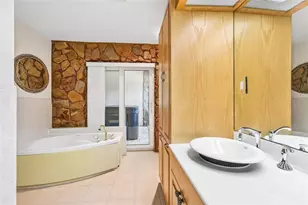 2424 Sundancer Dr, Clearwater, FL 33759 - Photo 51