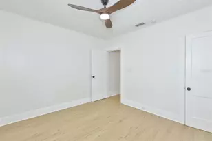 902 W Columbus Dr, Tampa, FL 33602 - Photo 29