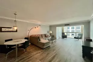 851 Bayway Blvd, Clearwater Beach, FL 33767 - Photo 17