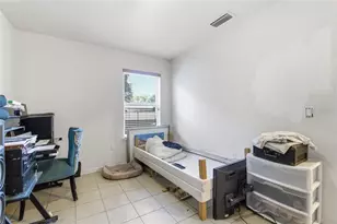8439 Radio Ln, Tampa, FL 33619 - Photo 17