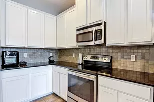 8615 Andalucia Field Dr, Tampa, FL 33637 - Photo 15