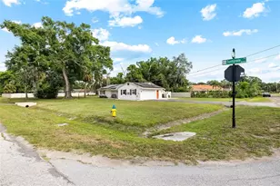 8212 Sunnyvale Pl, Tampa, FL 33615 - Photo 37