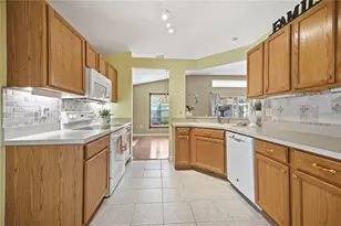 25337 Lexington Oaks Blvd, Wesley Chapel, FL 33544 - Photo 15