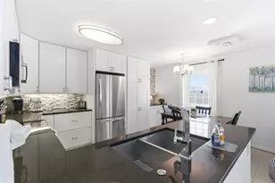 5280 Coquina Key Dr SE, Saint Petersburg, FL 33705 - Photo 11