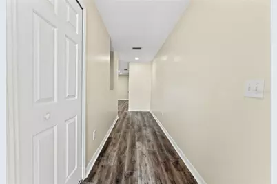 8421 Edgewater Place Boulevard, Tampa, FL 33615 - Photo 3