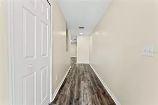 8421 Edgewater Pl Blvd, Tampa, FL 33615 - Photo 3