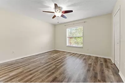 8421 Edgewater Place Boulevard, Tampa, FL 33615 - Photo 13