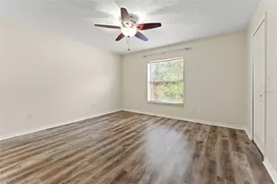 8421 Edgewater Pl Blvd, Tampa, FL 33615 - Photo 13