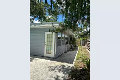2574 Hawthorne Street, Sarasota, FL 34239 - Photo 9