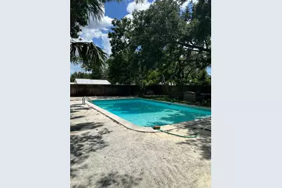 2574 Hawthorne Street, Sarasota, FL 34239 - Photo 13