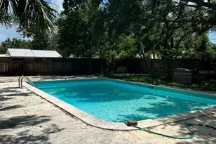 2574 Hawthorne St, Sarasota, FL 34239 - Photo 13