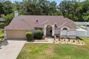 2739 Horseshoe Dr, Plant City, FL 33566 - Photo 1
