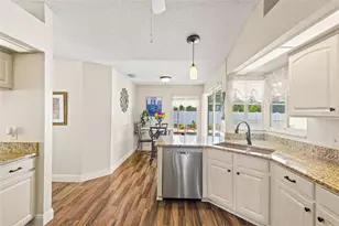 2739 Horseshoe Dr, Plant City, FL 33566 - Photo 5