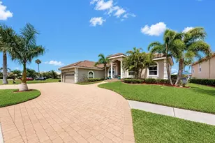 929 Allegro Ln, Apollo Beach, FL 33572 - Photo 5