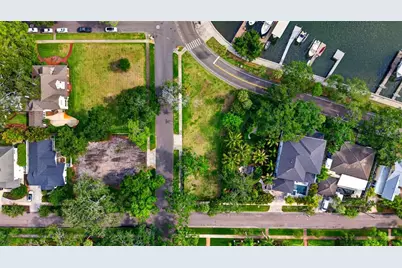 1956 Coffee Pot Boulevard NE, Saint Petersburg, FL 33704 - Photo 13