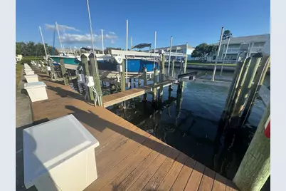 33Ss SE Starfish Drive SE #33SS, Saint Petersburg, FL 33705 - Photo 1