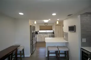 6325 Newtown Cir, Tampa, FL 33615 - Photo 9
