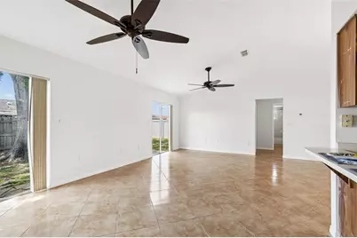 8272 Denise Drive E, Seminole, FL 33777 - Photo 13
