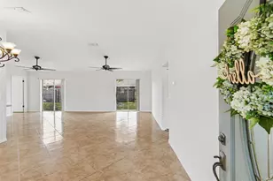 8272 Denise Dr E, Seminole, FL 33777 - Photo 9