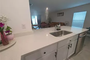 37377 Angel Wings Ave, Zephyrhills, FL 33541 - Photo 11