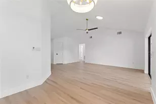 5104 Garden Vale Ave, Tampa, FL 33624 - Photo 9