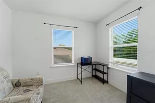 8020 Praise Dr, Tampa, FL 33625 - Photo 29
