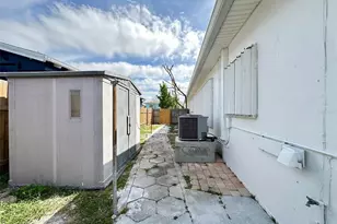 10 158th Ave, Redington Beach, FL 33708 - Photo 21