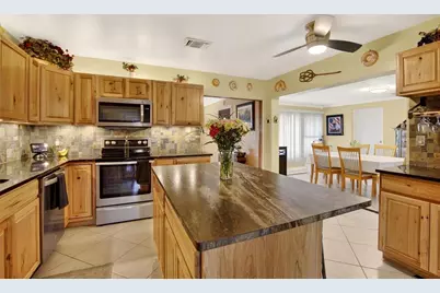 3779 Benson Avenue N, Saint Petersburg, FL 33713 - Photo 15