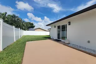 2631 Oakbrook Dr, Largo, FL 33770 - Photo 15