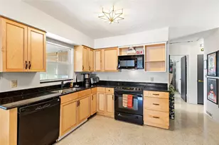 1124 40th Ave NE, Saint Petersburg, FL 33703 - Photo 17