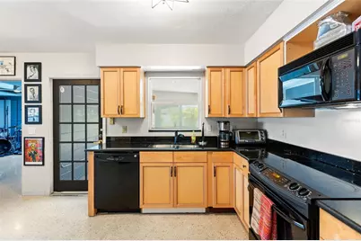 1124 40th Avenue NE, Saint Petersburg, FL 33703 - Photo 19