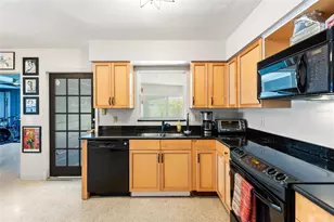 1124 40th Ave NE, Saint Petersburg, FL 33703 - Photo 19