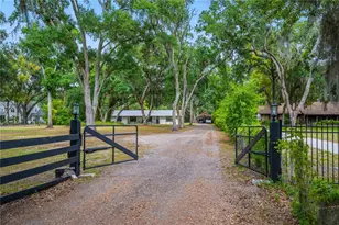 4314 Strauss Rd, Plant City, FL 33565 - Photo 1