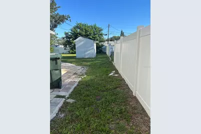1000 8th Avenue SW, Largo, FL 33770 - Photo 9