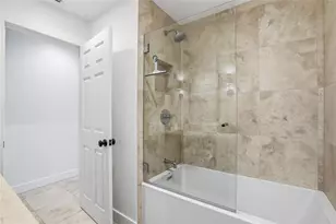 812 Live Oak Terrace NE, Saint Petersburg, FL 33703 - Photo 17