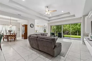 2213 Hollow Forest Ct, Wesley Chapel, FL 33543 - Photo 9