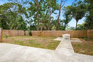 7327 Winchester Dr, Tampa, FL 33615 - Photo 43