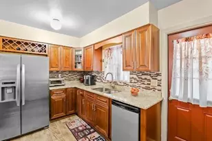 7806 N Gomez Ave, Tampa, FL 33614 - Photo 9