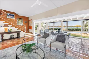 2781 Bayside Dr S, Saint Petersburg, FL 33705 - Photo 5
