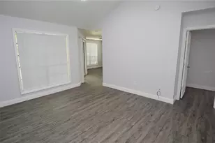 8633 Fancy Finch Dr, Tampa, FL 33614 - Photo 17