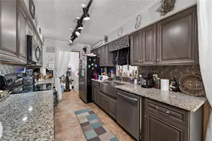 1740 Cherry Ln, Lakeland, FL 33811 - Photo 15
