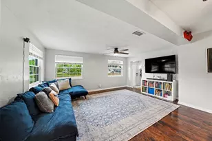 3901 13th Ave N, Saint Petersburg, FL 33713 - Photo 3