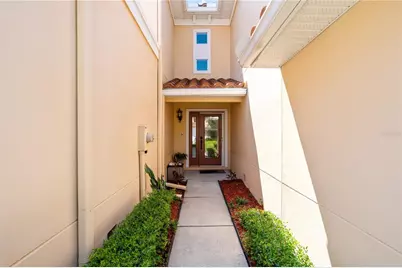 210 Valencia Circle, Saint Petersburg, FL 33716 - Photo 5