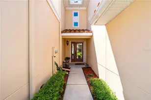 210 Valencia Cir, Saint Petersburg, FL 33716 - Photo 5