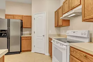 16326 Bridgelawn Ave, Lithia, FL 33547 - Photo 9