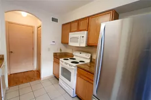 4113 Gradstone Pl, Tampa, FL 33617 - Photo 9