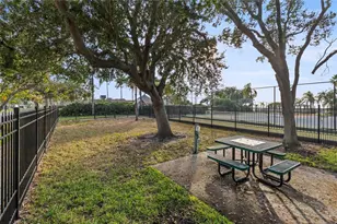 611 Destiny Dr, Ruskin, FL 33570 - Photo 15