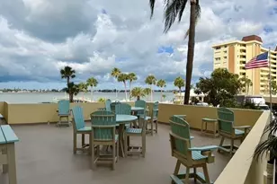 4775 Cove Cir, Saint Petersburg, FL 33708 - Photo 17