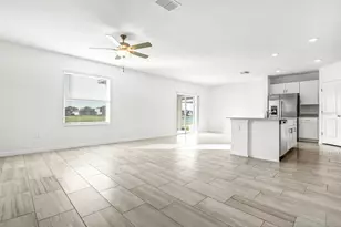 11672 Radiant Shore Loop, San Antonio, FL 33576 - Photo 7