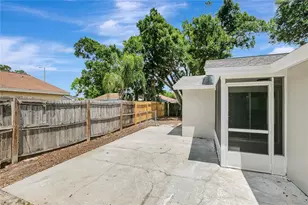 10215 Cutten Green Ct, Tampa, FL 33615 - Photo 37